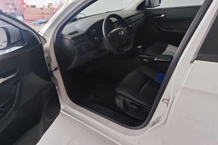 Used Qoros 3 2018 Sedan 1.6L Automatic Leading Model Driver Seat