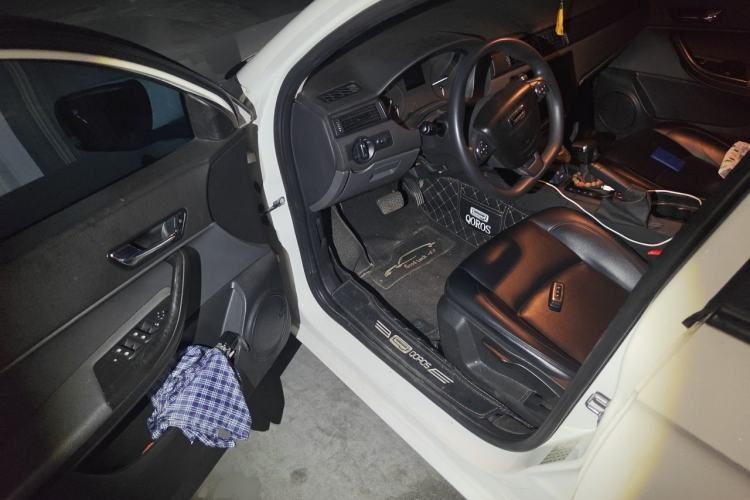 Used Qoros 3 2018 Sedan 1.6L Automatic Leading Model Driver Seat