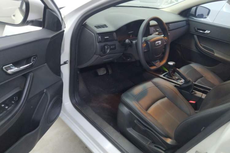Used Qoros 3 2018 Sedan 1.6L Automatic Leading Model Driver Seat