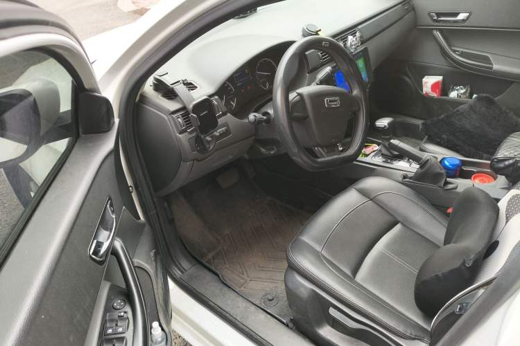 Used Qoros 3 2018 Sedan 1.6L Automatic Leading Model Driver Seat