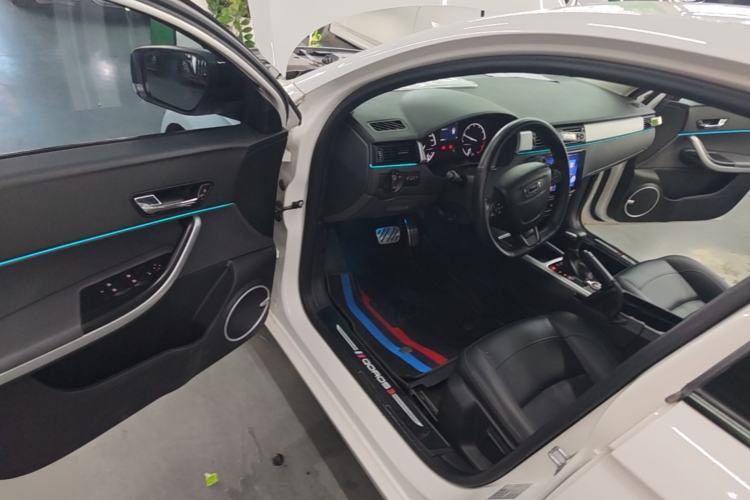 Used Qoros 3 2018 Sedan 1.6L Automatic Leading Model Driver Seat