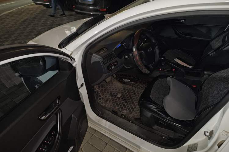 Used Qoros 3 2018 Sedan 1.6L Automatic Leading Model Driver Seat