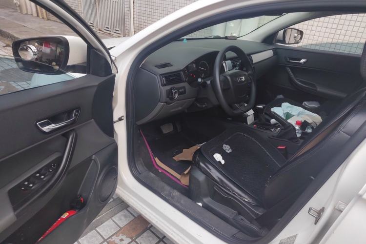 Used Qoros 3 2018 Sedan 1.6L Automatic Leading Model Driver Seat
