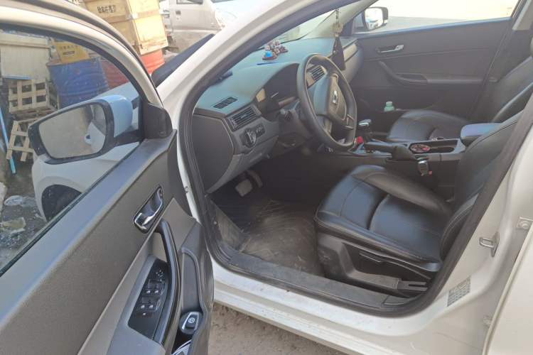Used Qoros 3 2018 Sedan 1.6L Automatic Leading Model Driver Seat