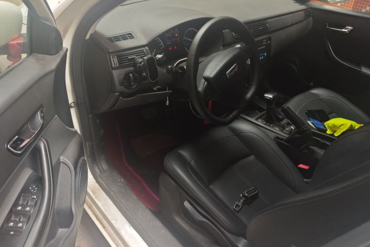 Used Qoros 3 2018 Sedan 1.6L Automatic Leading Model Driver Seat