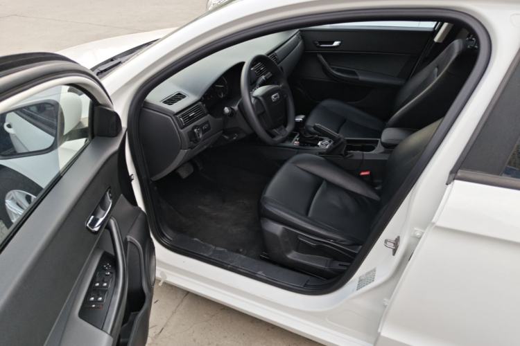 Used Qoros 3 2018 Sedan 1.6L Automatic Leading Model Driver Seat