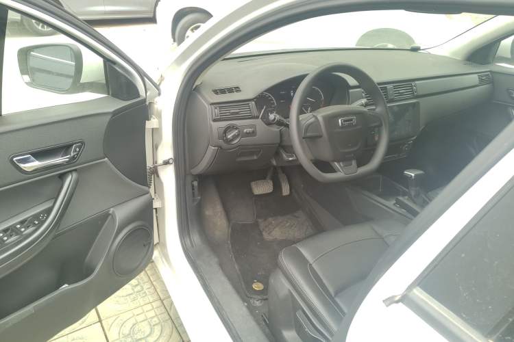Used Qoros 3 2018 Sedan 1.6L Automatic Leading Model Driver Seat