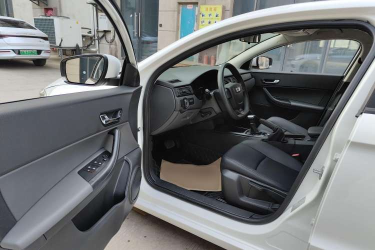 Used Qoros 3 2018 Sedan 1.6L Automatic Leading Model Driver Seat