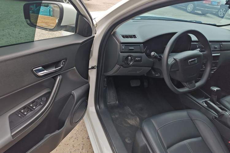 Used Qoros 3 2018 Sedan 1.6L Automatic Leading Model Driver Seat