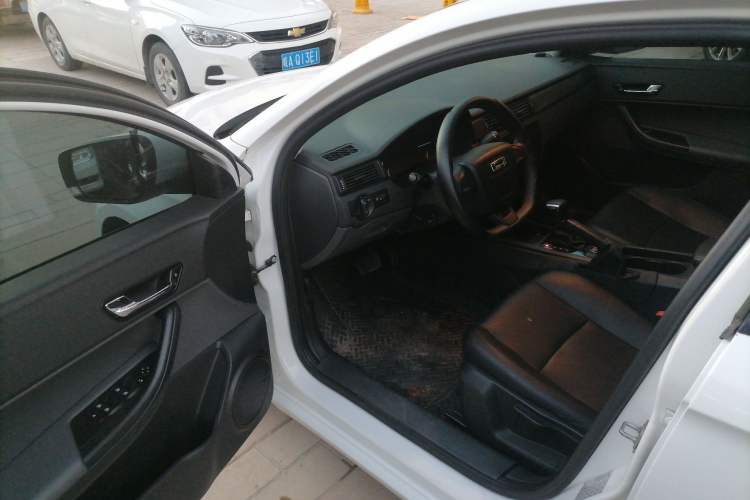 Used Qoros 3 2018 Sedan 1.6L Automatic Leading Model Driver Seat