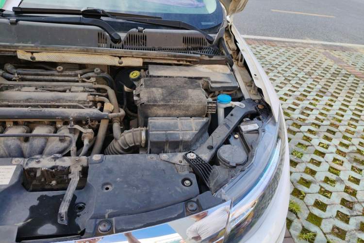 Used Qoros 3 2018 Sedan 1.6L Automatic Leading Model Engine Bay Left