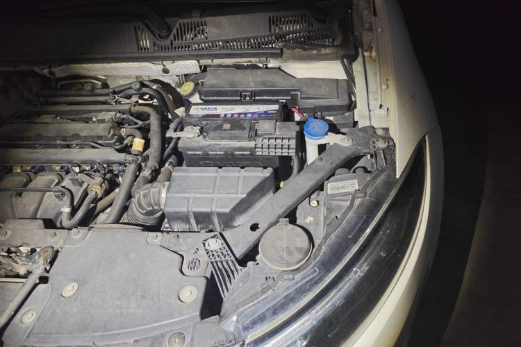 Used Qoros 3 2018 Sedan 1.6L Automatic Leading Model Engine Bay Left