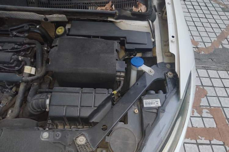 Used Qoros 3 2018 Sedan 1.6L Automatic Leading Model Engine Bay Left