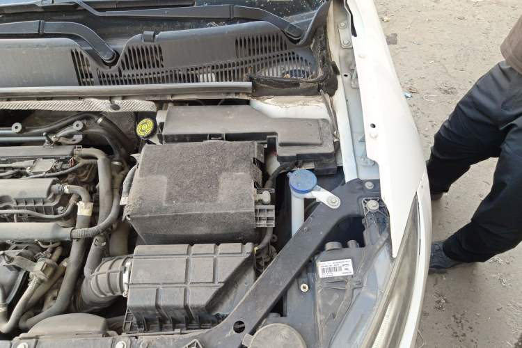Used Qoros 3 2018 Sedan 1.6L Automatic Leading Model Engine Bay Left