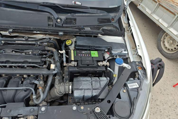 Used Qoros 3 2018 Sedan 1.6L Automatic Leading Model Engine Bay Left