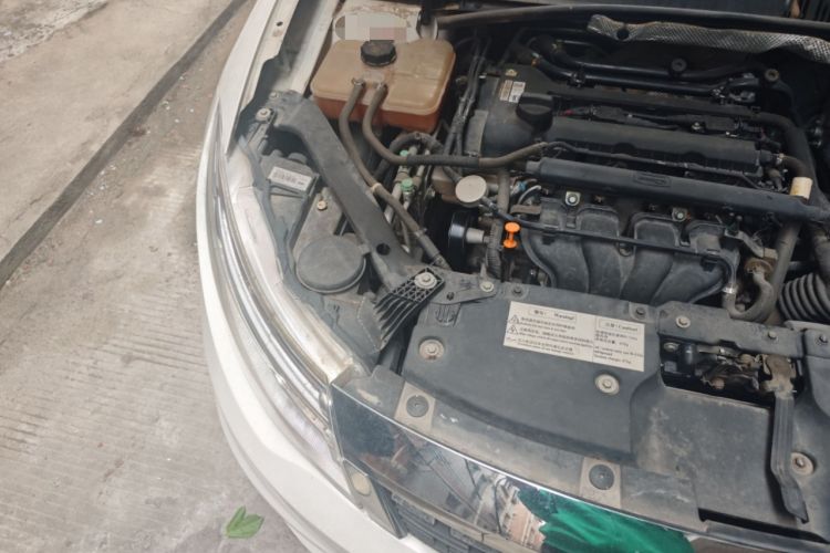 Used Qoros 3 2018 Sedan 1.6L Automatic Leading Model Engine Bay Right