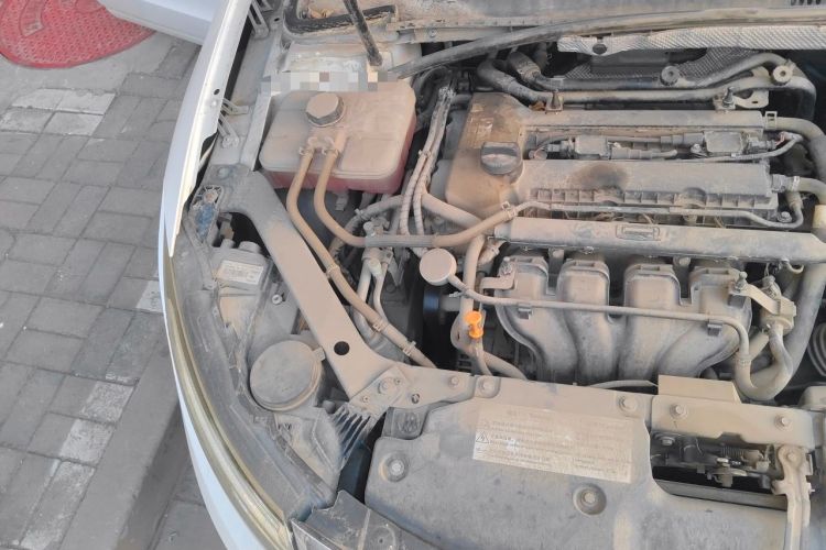 Used Qoros 3 2018 Sedan 1.6L Automatic Leading Model Engine Bay Right