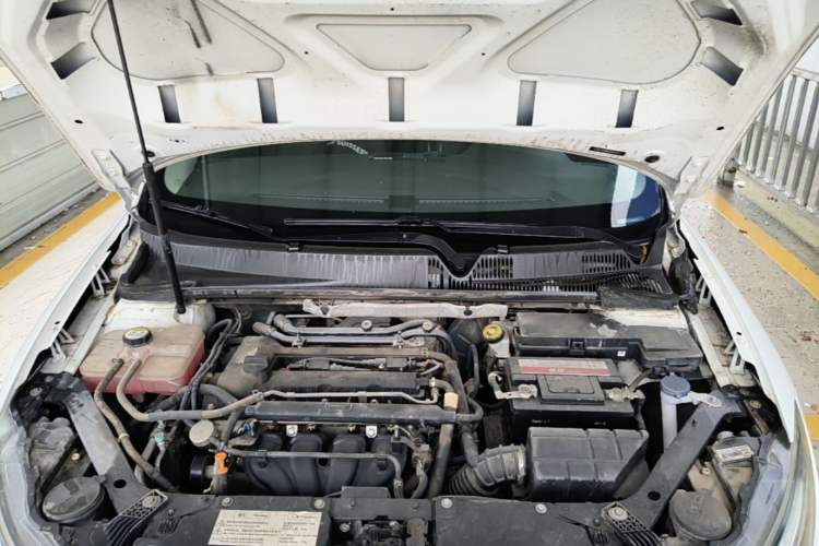 Used Qoros 3 2018 Sedan 1.6L Automatic Leading Model Engine Bay