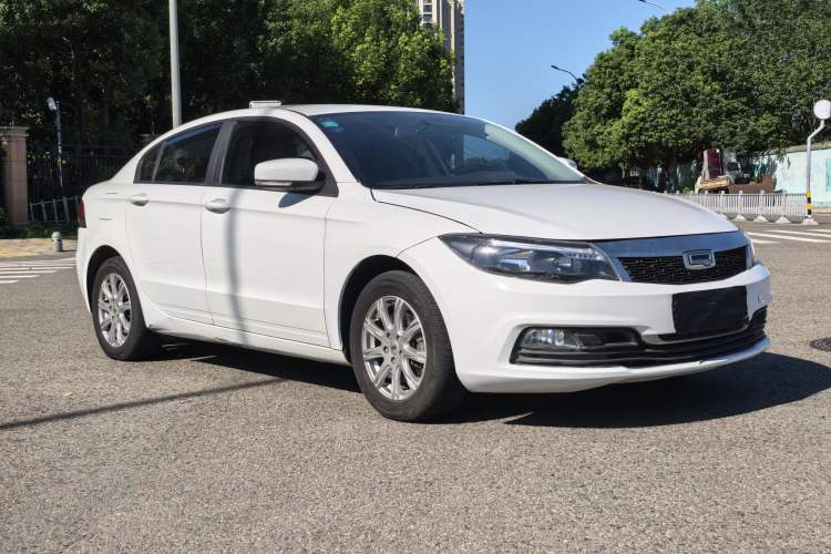 Used Qoros 3 2018 Sedan 1.6L Automatic Leading Model Exterior 2