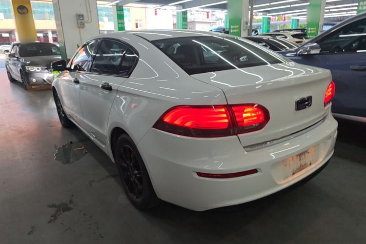 Used Qoros 3 2018 Sedan 1.6L Automatic Leading Model Exterior 2