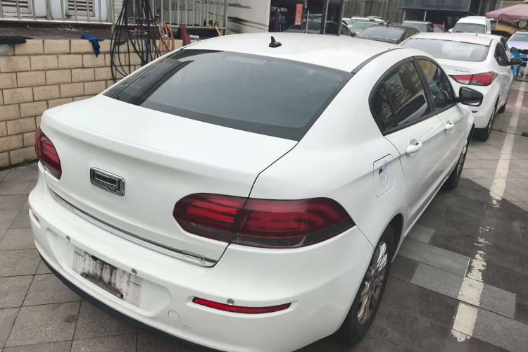 Used Qoros 3 2018 Sedan 1.6L Automatic Leading Model Exterior 3