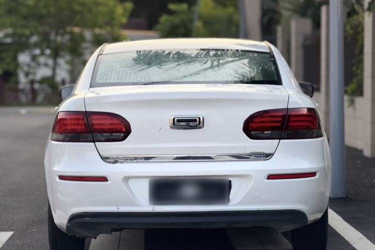 Used Qoros 3 2018 Sedan 1.6L Automatic Leading Model Exterior 4