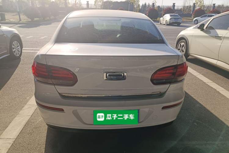 Used Qoros 3 2018 Sedan 1.6L Automatic Leading Model Exterior 4