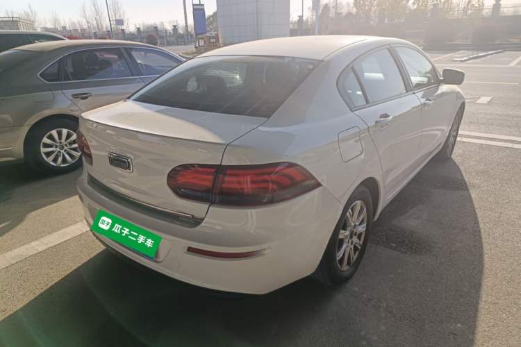 Used Qoros 3 2018 Sedan 1.6L Automatic Leading Model Exterior 5