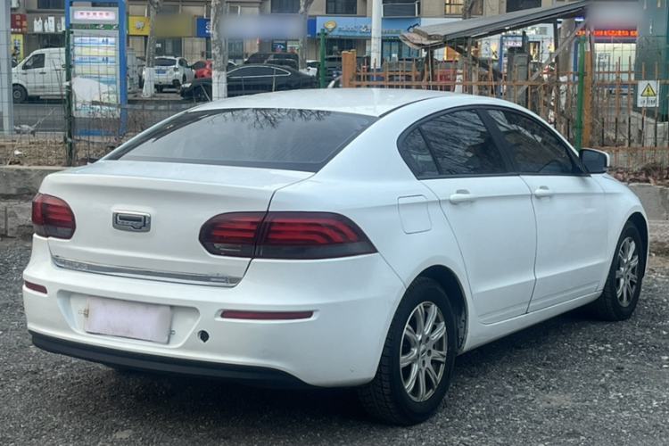 Used Qoros 3 2018 Sedan 1.6L Automatic Leading Model Exterior 5