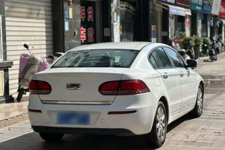 Used Qoros 3 2018 Sedan 1.6L Automatic Leading Model Exterior 5