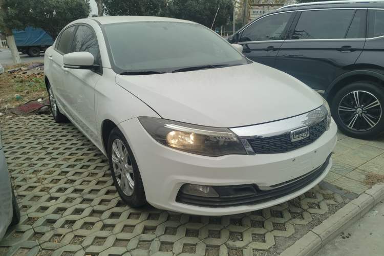 Used Qoros 3 2018 Sedan 1.6L Automatic Leading Model Front Right 45 Deg