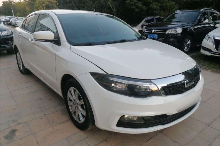 Used Qoros 3 2018 Sedan 1.6L Automatic Leading Model Front Right 45 Deg