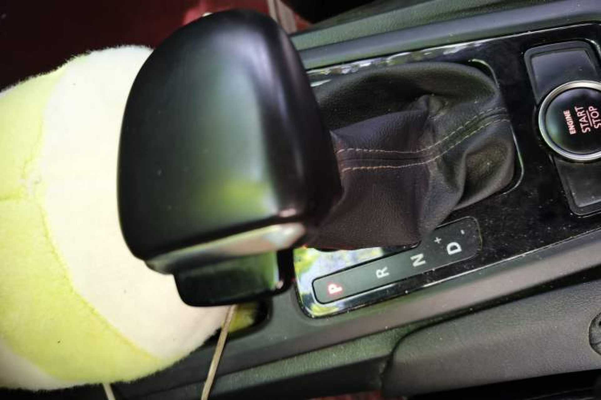 Used Qoros 3 2018 Sedan 1.6L Automatic Leading Model Gear Lever