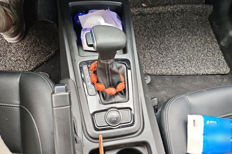 Used Qoros 3 2018 Sedan 1.6L Automatic Leading Model Gear Lever