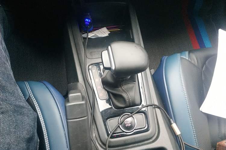 Used Qoros 3 2018 Sedan 1.6L Automatic Leading Model Gear Lever