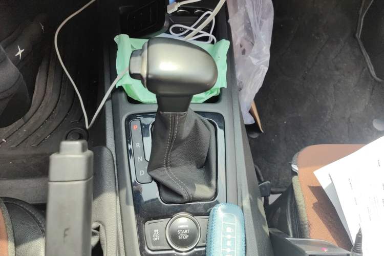 Used Qoros 3 2018 Sedan 1.6L Automatic Leading Model Gear Lever