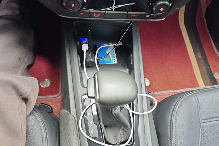 Used Qoros 3 2018 Sedan 1.6L Automatic Leading Model Gear Lever