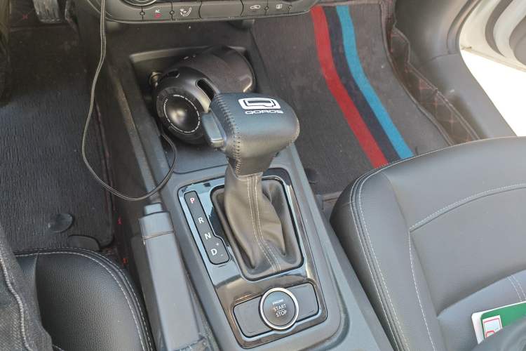 Used Qoros 3 2018 Sedan 1.6L Automatic Leading Model Gear Lever