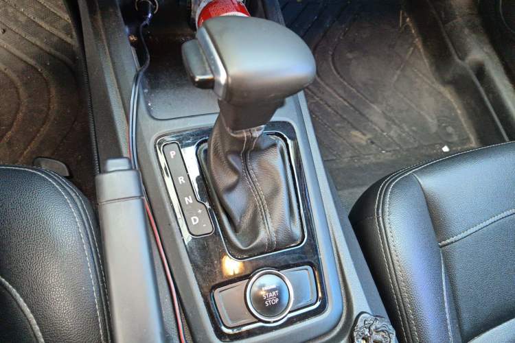 Used Qoros 3 2018 Sedan 1.6L Automatic Leading Model Gear Lever
