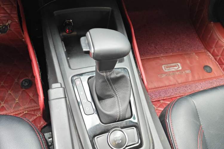 Used Qoros 3 2018 Sedan 1.6L Automatic Leading Model Gear Lever