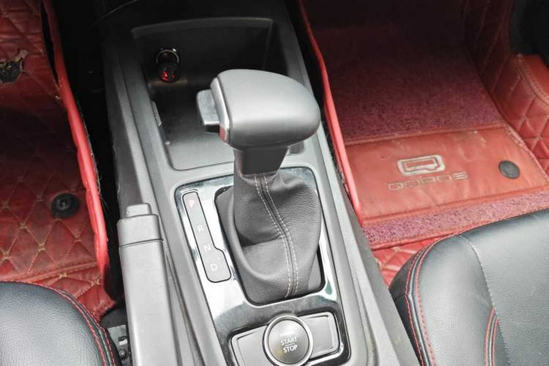 Used Qoros 3 2018 Sedan 1.6L Automatic Leading Model Gear Lever