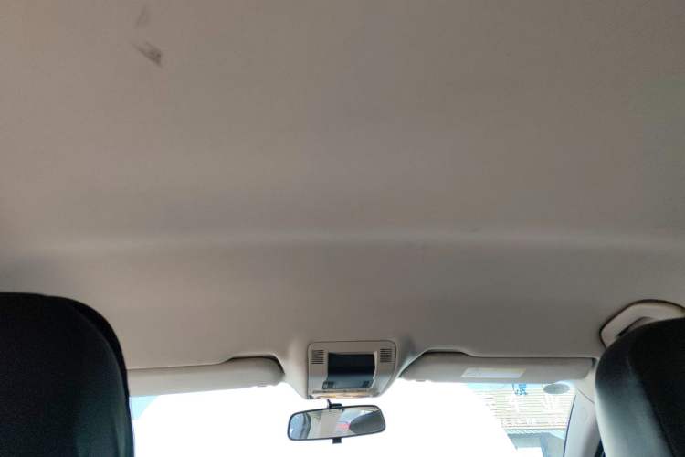 Used Qoros 3 2018 Sedan 1.6L Automatic Leading Model Headliner