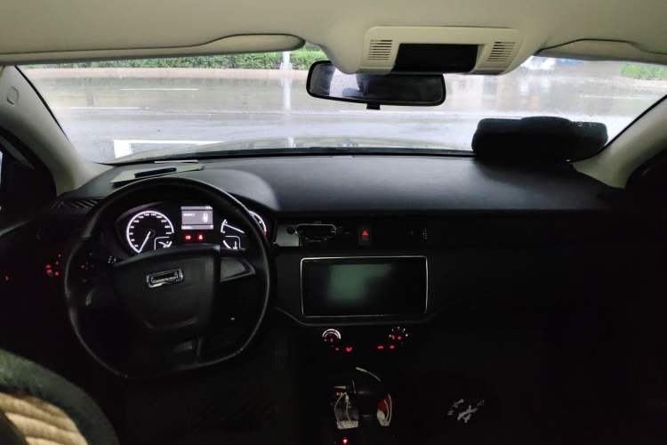 Used Qoros 3 2018 Sedan 1.6L Automatic Leading Model Headliner