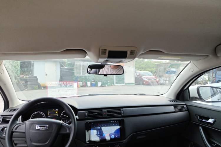 Used Qoros 3 2018 Sedan 1.6L Automatic Leading Model Headliner