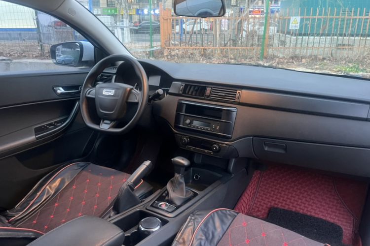 Used Qoros 3 2018 Sedan 1.6L Automatic Leading Model Interior 3
