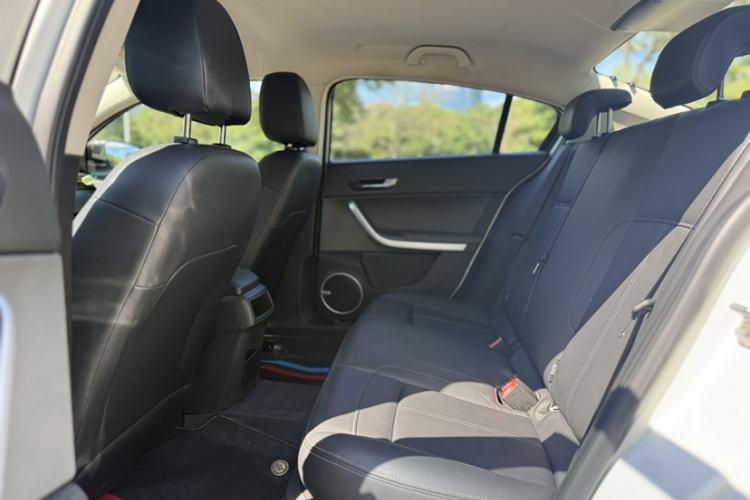 Used Qoros 3 2018 Sedan 1.6L Automatic Leading Model Interior 3