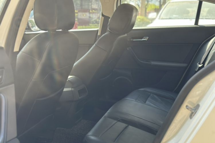 Used Qoros 3 2018 Sedan 1.6L Automatic Leading Model Interior 3