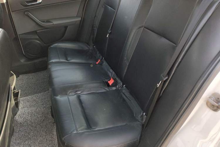 Used Qoros 3 2018 Sedan 1.6L Automatic Leading Model Interior 4
