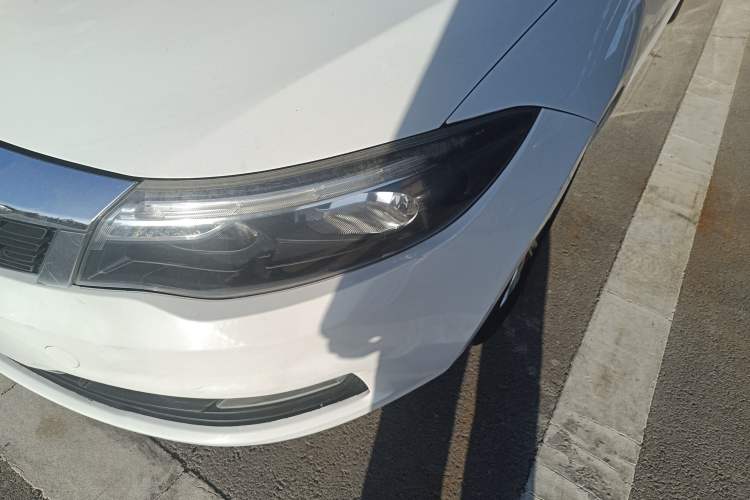Used Qoros 3 2018 Sedan 1.6L Automatic Leading Model Left Front Headlight