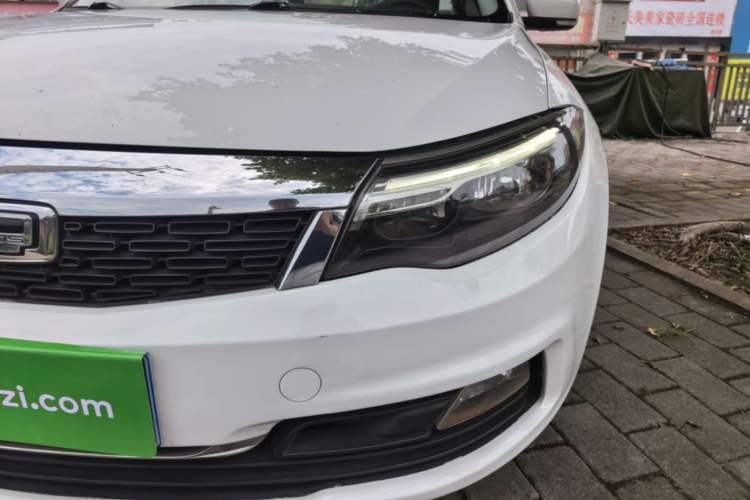 Used Qoros 3 2018 Sedan 1.6L Automatic Leading Model Left Front Headlight
